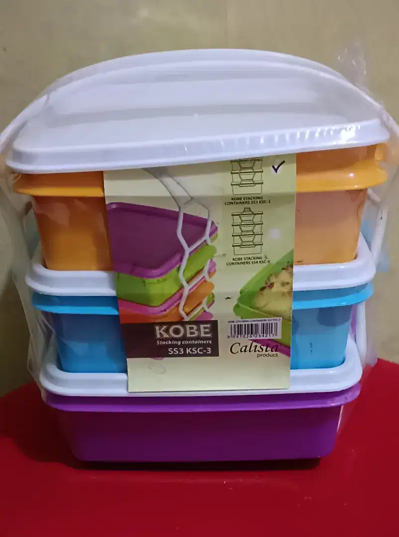 Tempat makan atau kotak makan susun