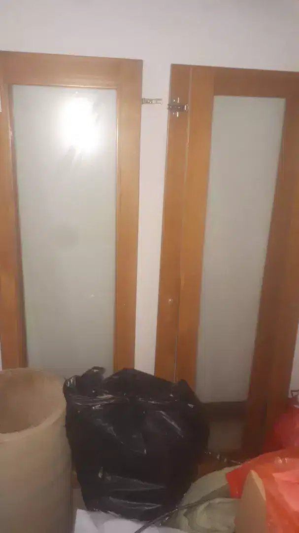 Jendela lemari kaca