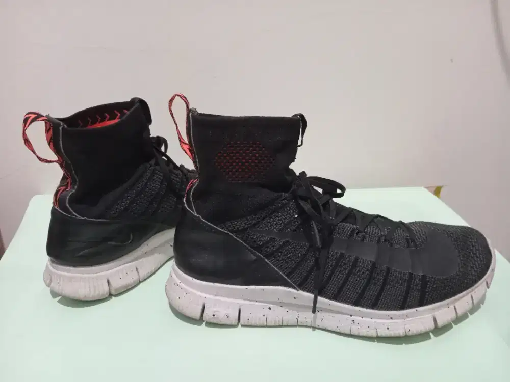 Sepatu Flyknite High