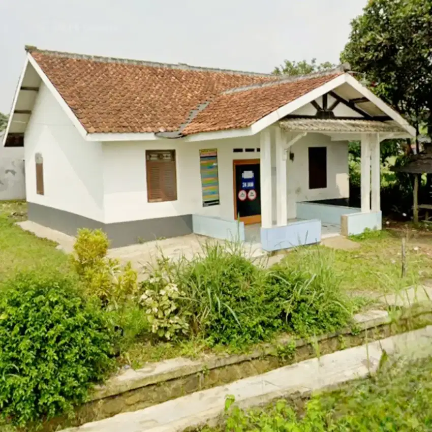 Rumah di desa nempel jalan kabupaten