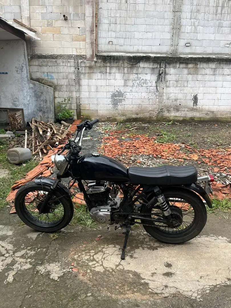 BRITISH SUZUKI THUNDER