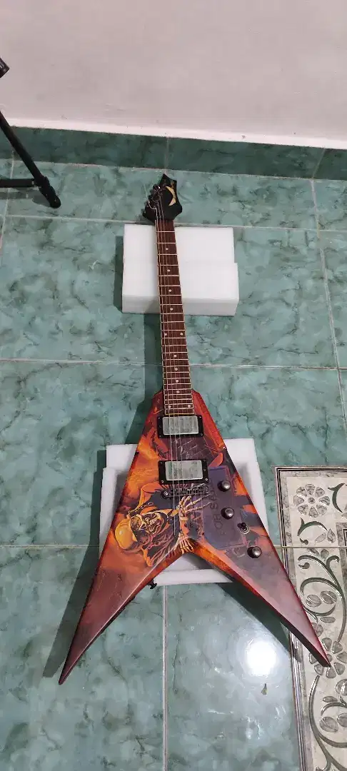 FS Gitar Flying V Dean Signature Dave Mustaine