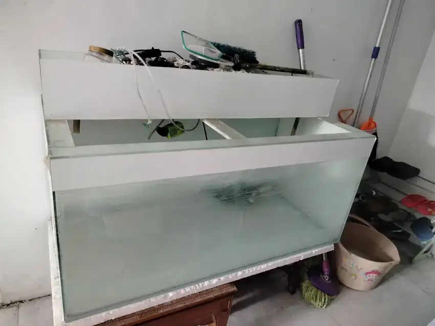 Aquarium ukuran panjang 1 meter lebar 50 cm