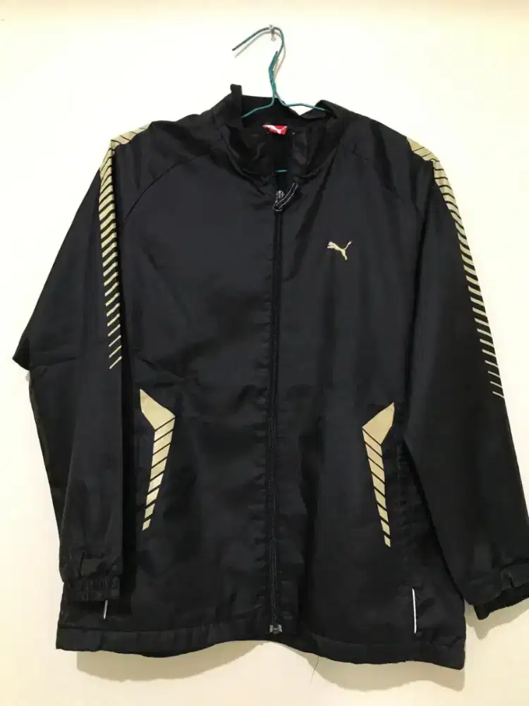 Windbreaker puma preloved
