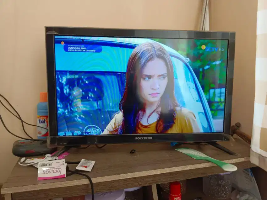 Di jual TV polytron 24 inch digital+antena digital