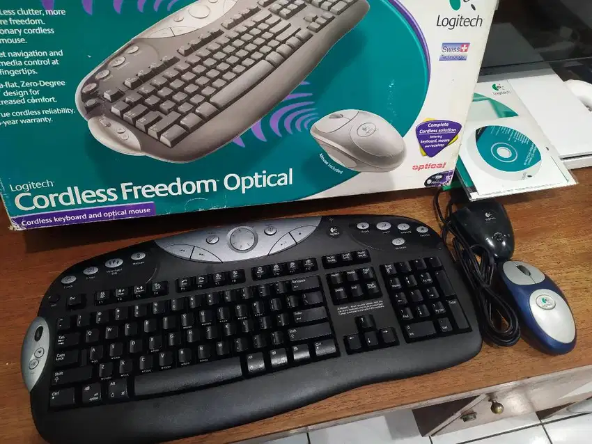 Logitech Cordless Freedom Optical Keyboard Mouse USB PS2 Wireless