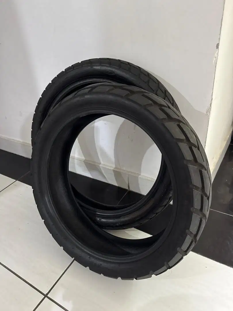 Ban Depan Belakang Triumph Bonneville t100 CST Ukuran Ring Standar