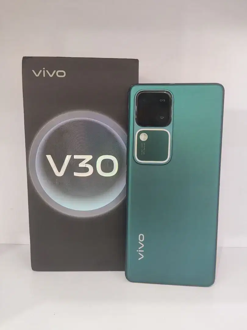 Vivo v30 5g ram 12/512 second mulus