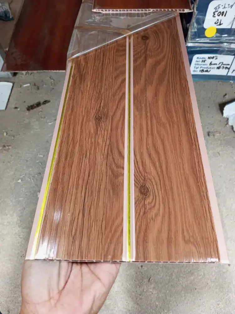 Plafon pvc motif serat kayu