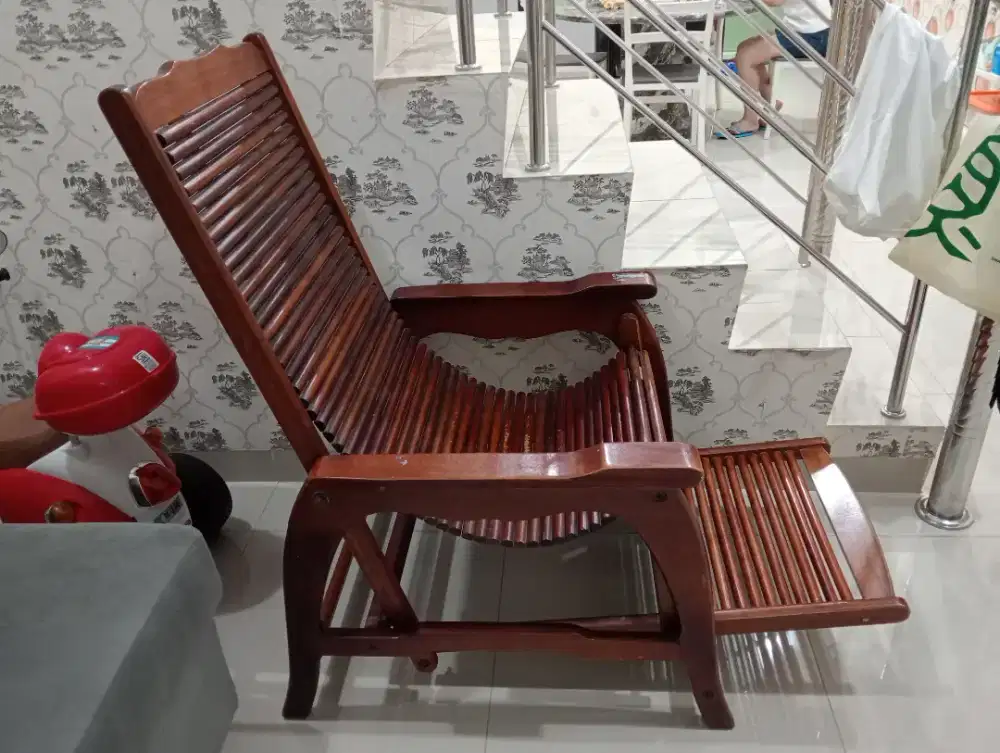 KURSI KAYU GOYANG UKURAN 90x70x100