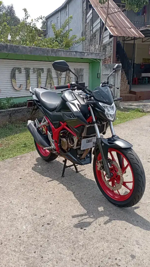 92% : FOR SALE HONDA CB 150R STREAT FIRE 2018 PAJAK ON B DEPOK