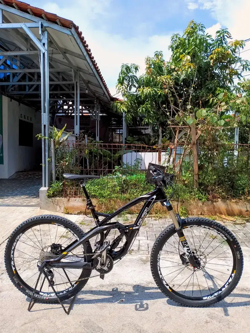 Collosus N6 Polygon MTB