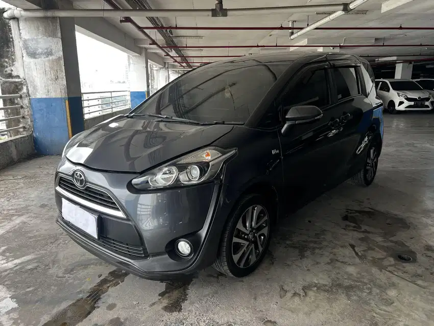 TOYOTA SIENTA V MANUAL 2017