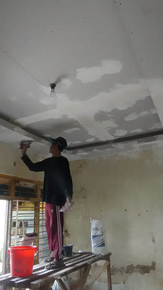 Pelapon gipsun rangka holo