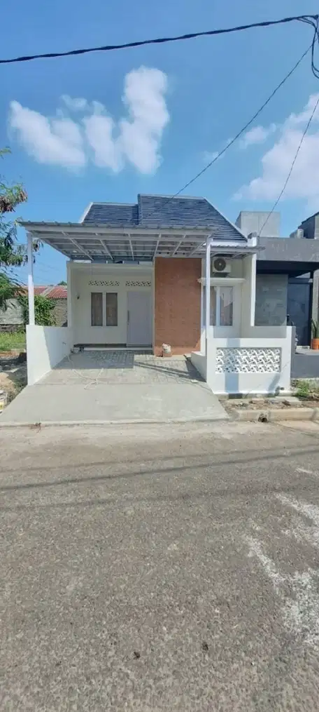 Rumah Catalonia Deltamas Cikarang Luas 84 m2 Rp 35 Jt/Th 2 KT 1 KM