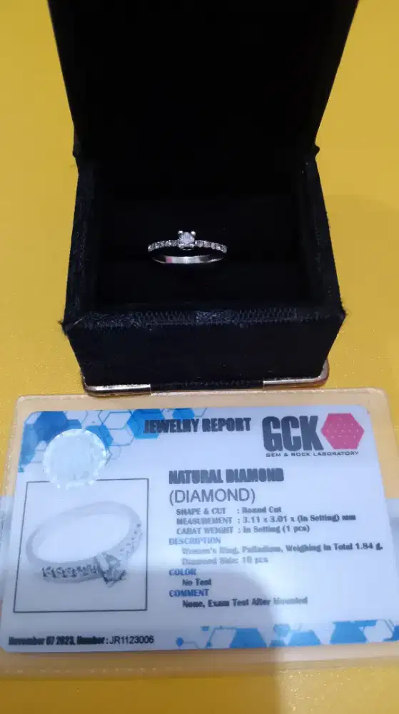 Cincin Berlian Bersertifikat