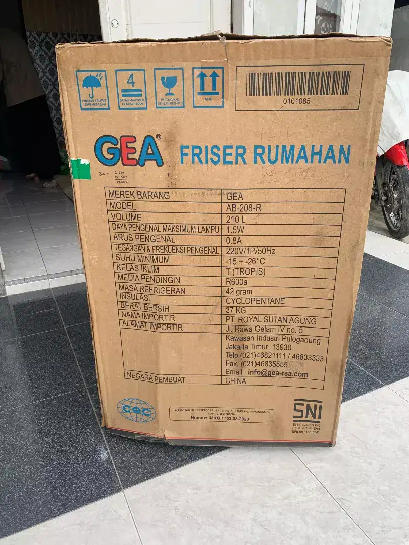 Frezzer rumahan GEA murah