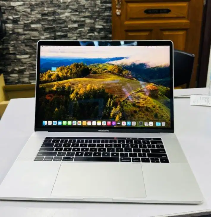 Dijual Macbook air M3 15 baru beli/ for sale macbook air almost new