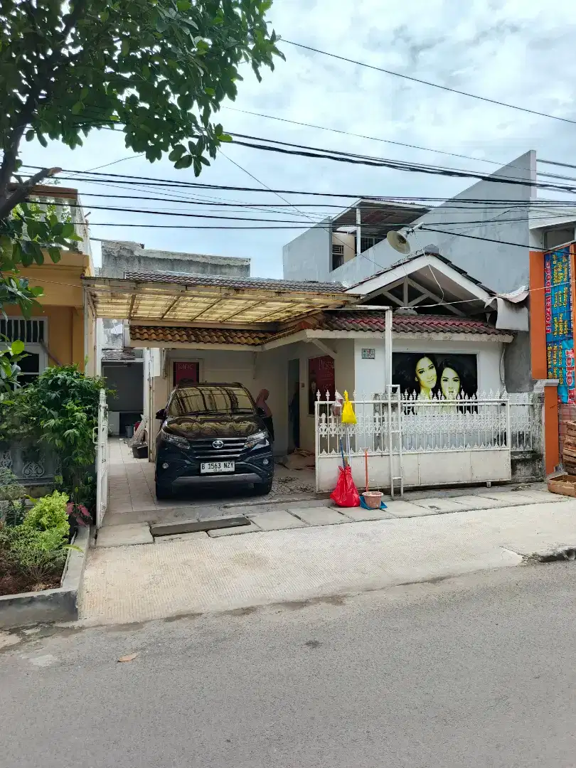 RUMAH STRATEGIS DEKAT ALAM SUTERA, KOTA TANGERANG SELATAN