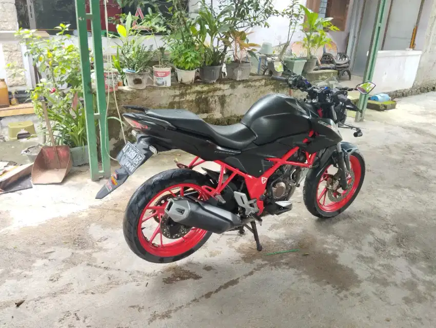 Dijual Cb150r 2016