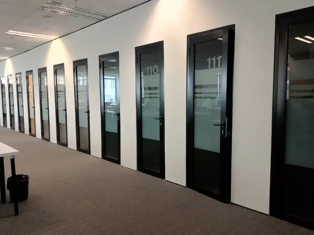 Pintu kaca aluminium swing single