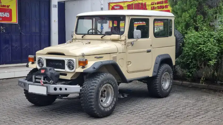 Toyota Hardtop FJ 40 thn 1981