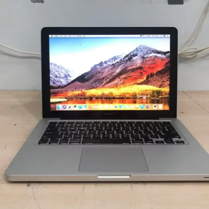 MACBOOK PRO 2011 KONDISI NORMAL