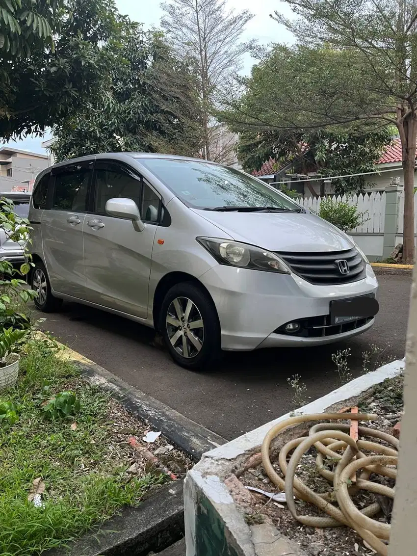 Honda Freed 2011 tangan pertama, servis bengkel resmi