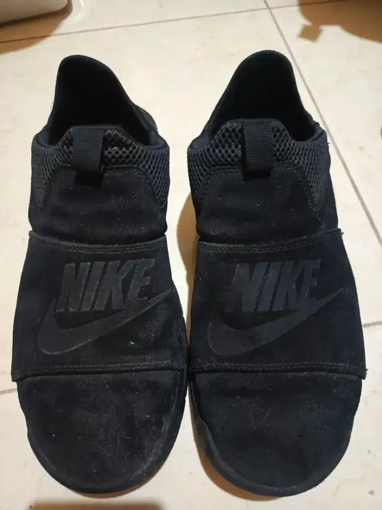 Nike Benassi Slip On Hitam Original