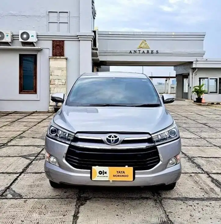 TOYOTA INNOVA  2018 V AT AUTOMATIC SILVER