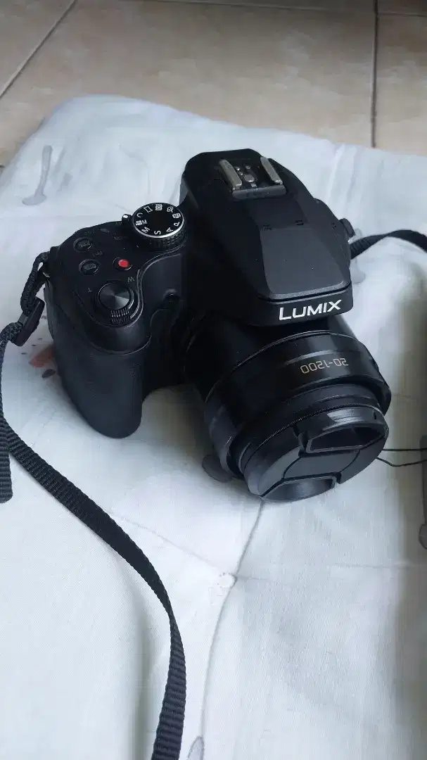 Camera Lumix Model DC-FZ82 Lens 20-1200 60x Zoom