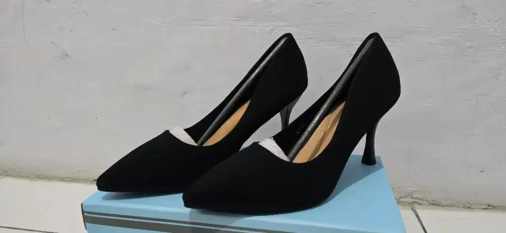 Sepatu Hells Merk Ellora