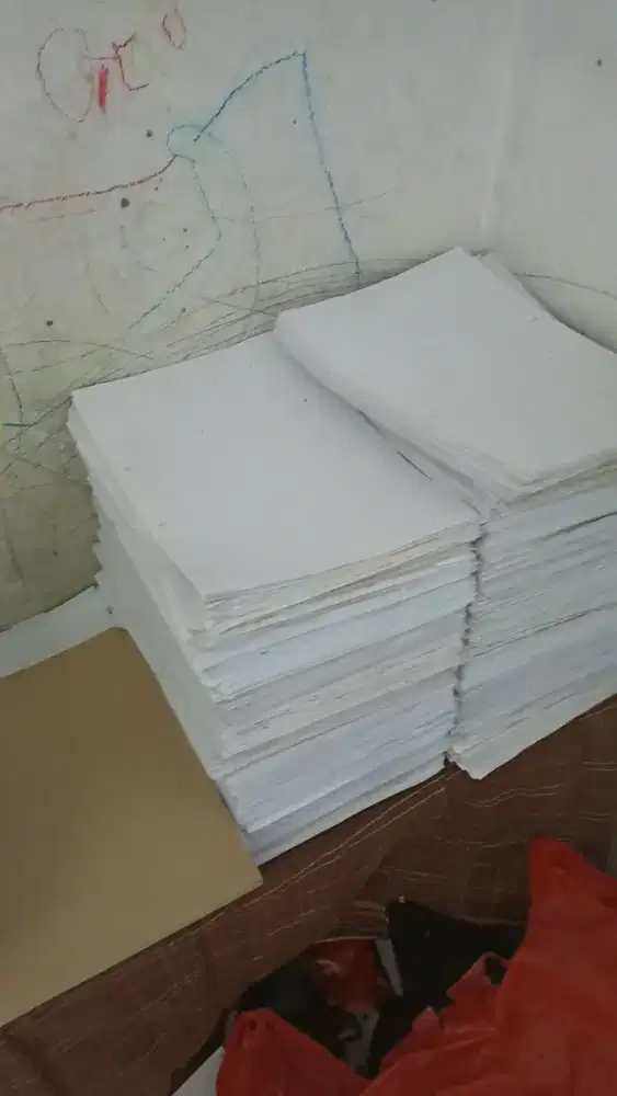 Kertas HVS satu sisi kosong