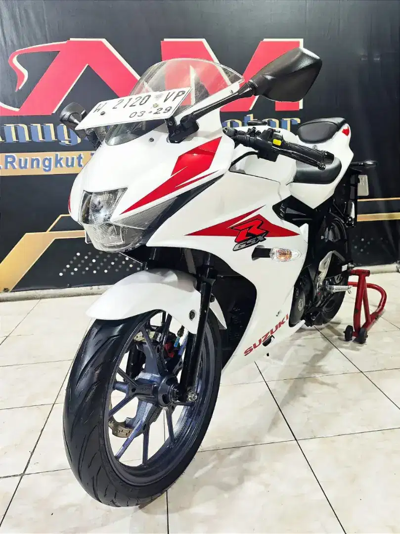 Suzuki GSX R 150 KEYLES REG 2019 MULUS SIAP PAKAI KEREN MAX