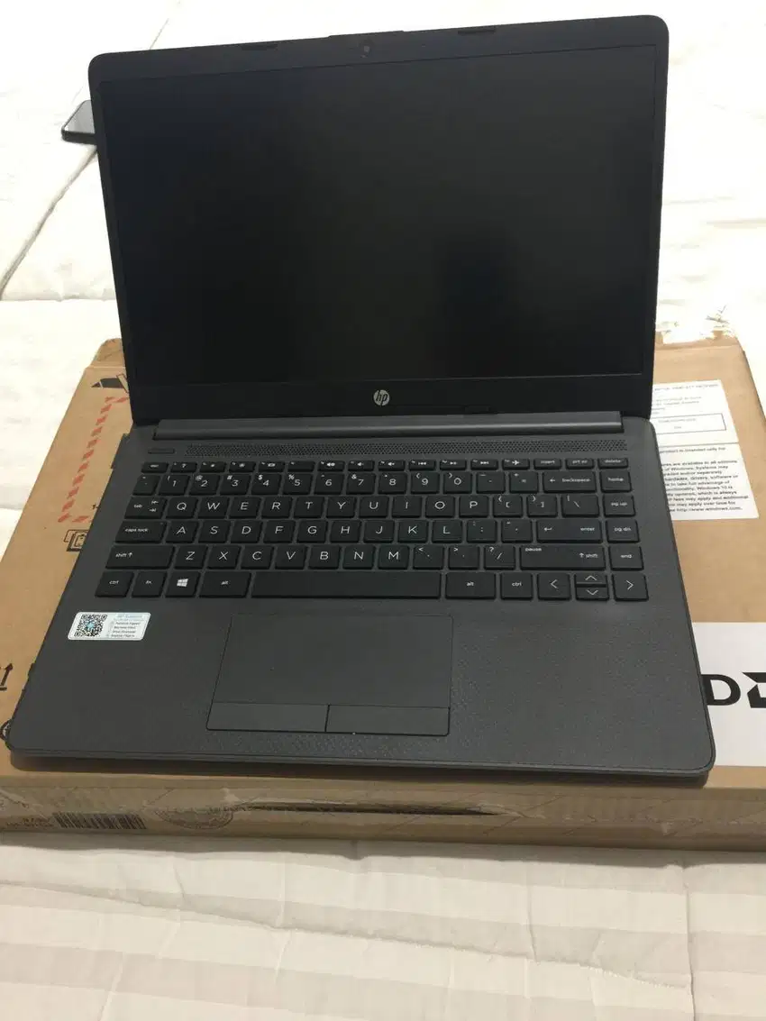 Laptop HP 8/256