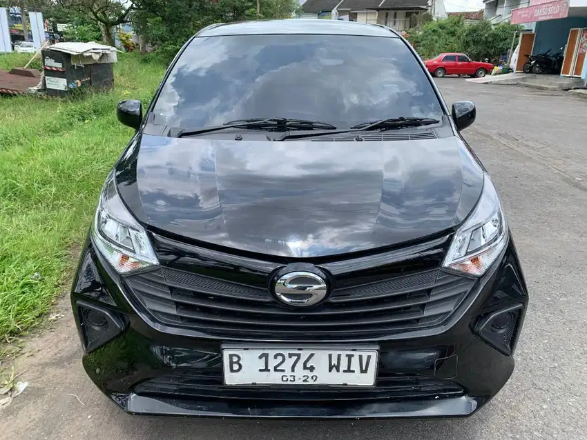 Daihatsu Sigra M 1.0 MT / 2023