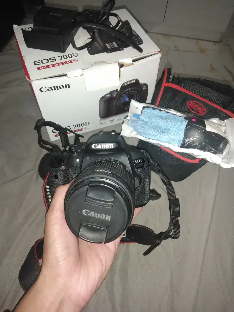 KAMERA CANON EOS 700D (touchscreen) + LENSA KIT 18-55MM IS STM