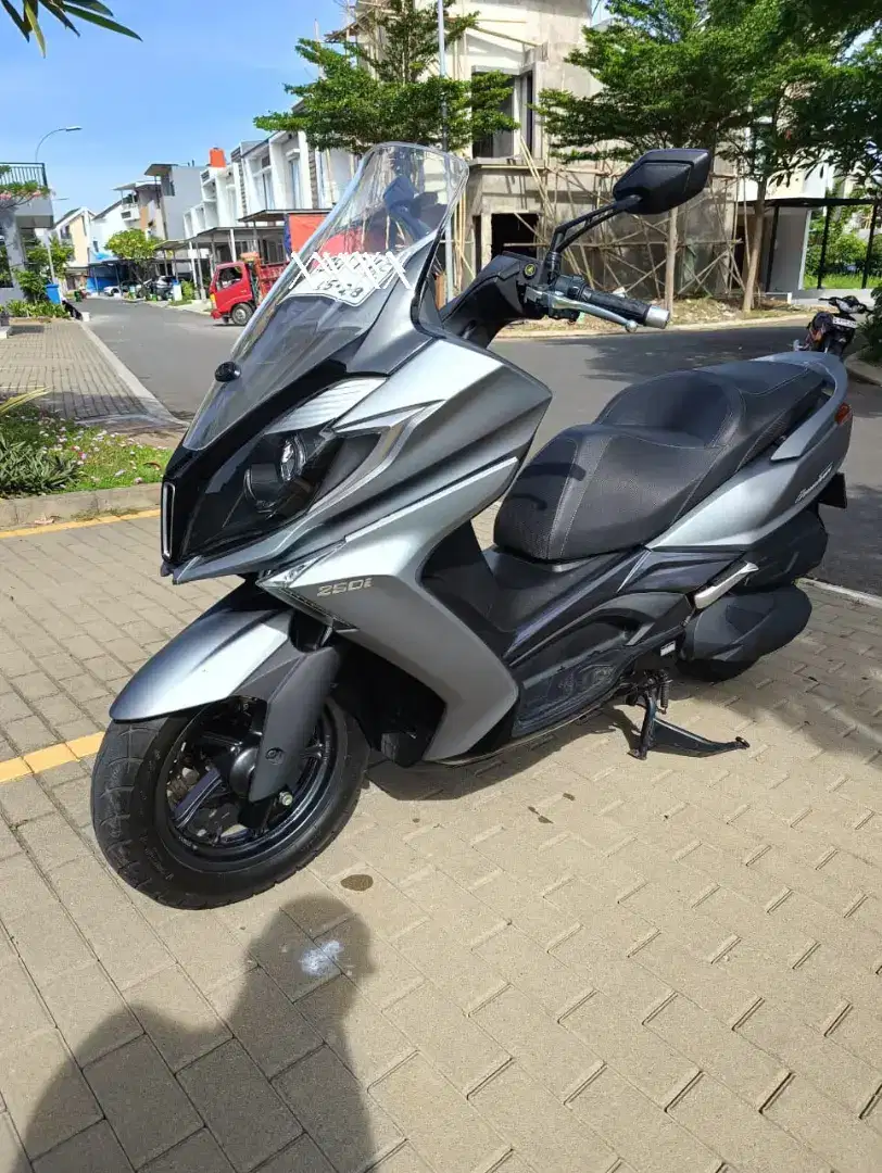 Kymco Downtown Sekalas Xmax