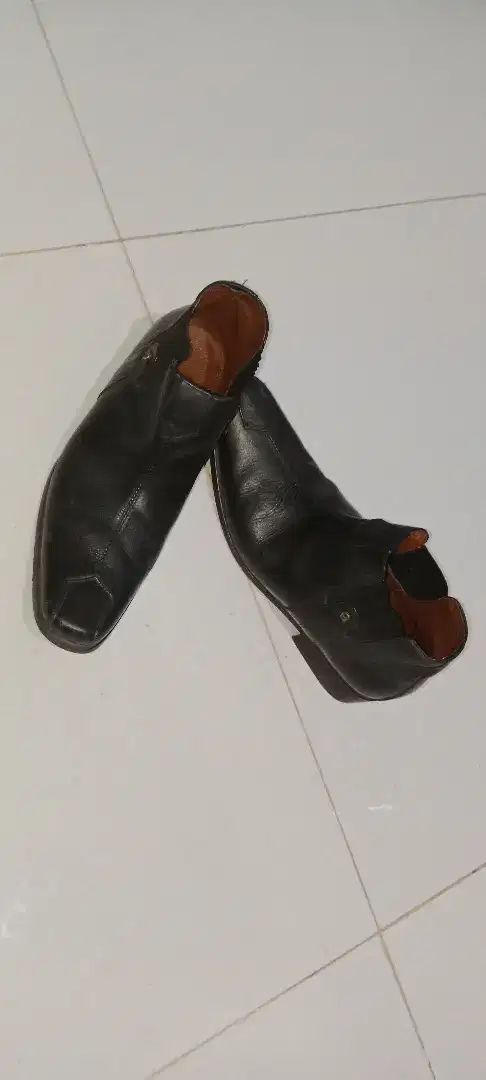 Sepatu Aigner Cowok