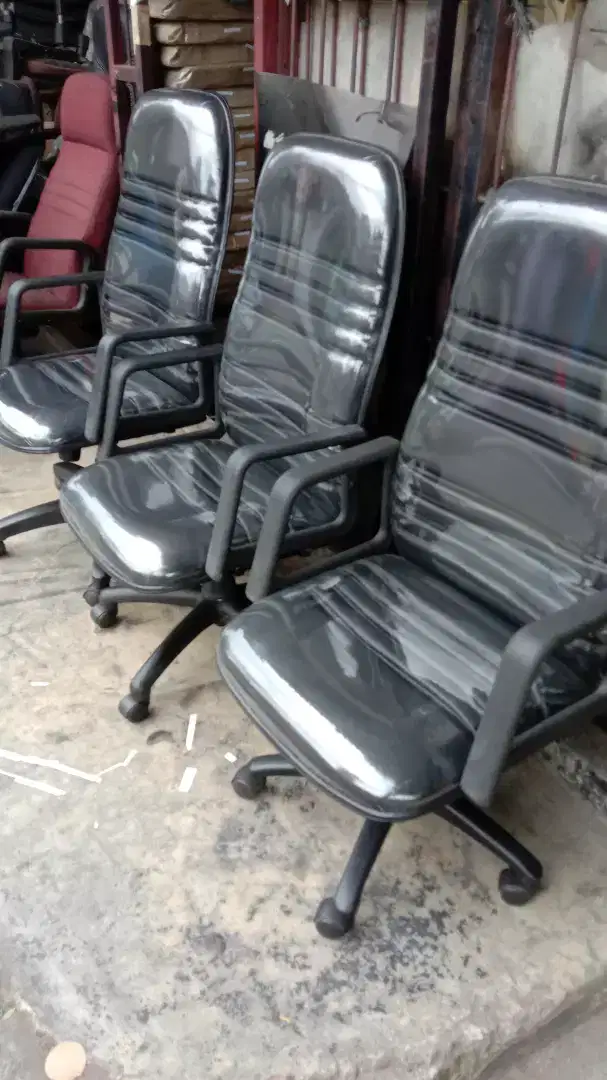 Terima servis dan jual beli kursi kantor