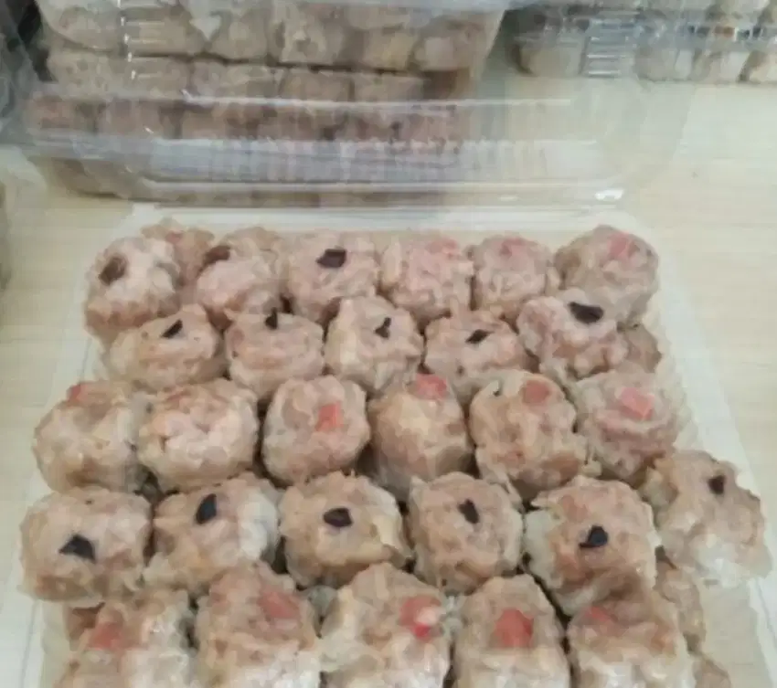 Dimsum shumai dan lumpia ayam