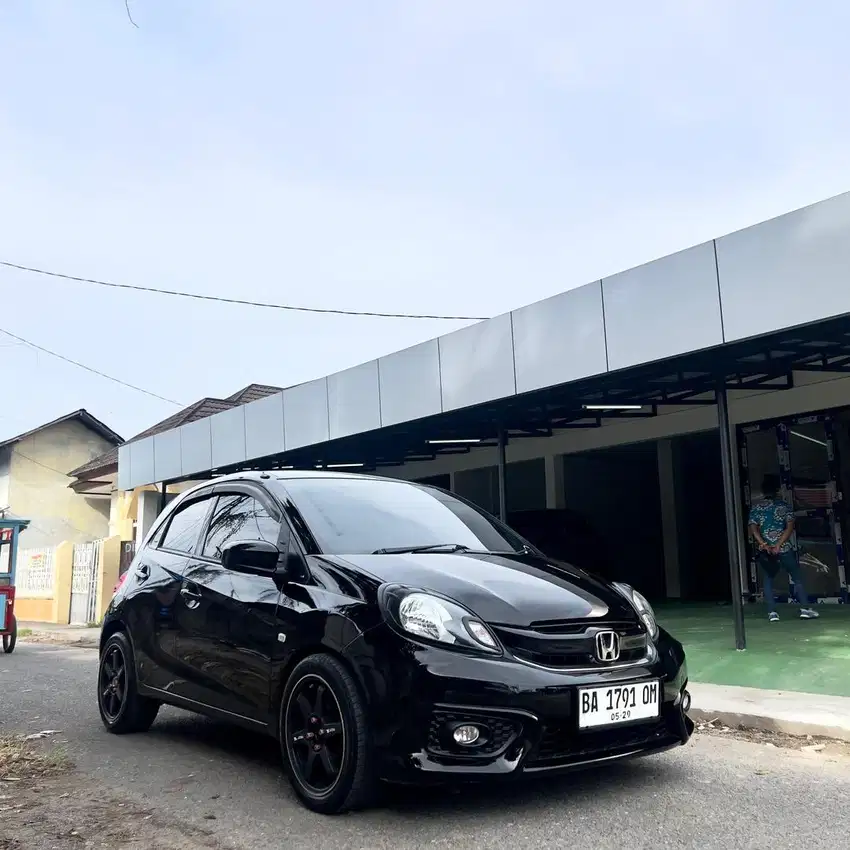 Honda brio e manual 2018 murah (dp 20 jt)