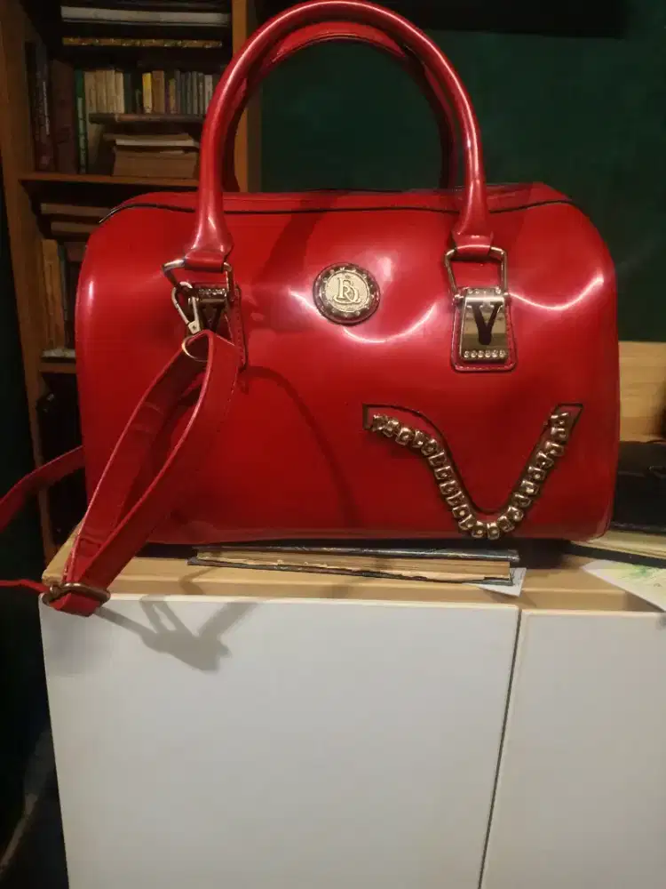 Tas wanita warna merah