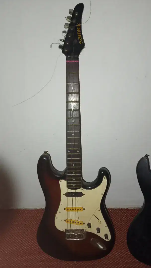 GITAR ELEKTRIK SAMICK STRATOCASTER ORIGINAL