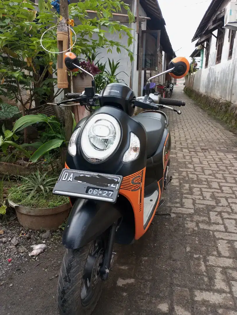 Di jual scoopy tahun 2022 surat lengkap