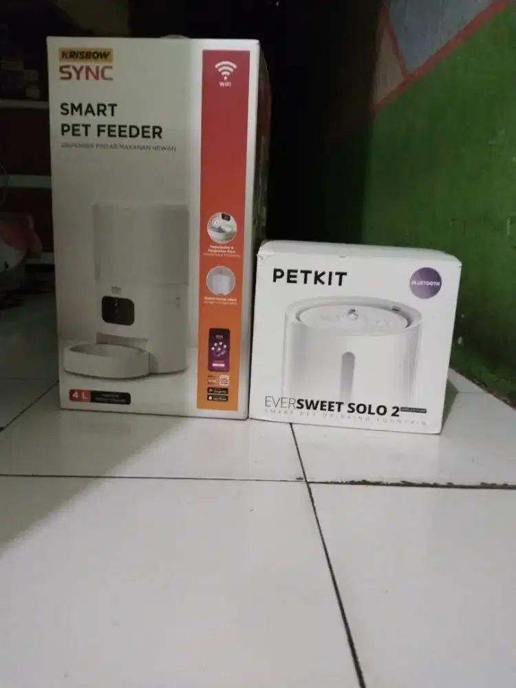 Tempat makan & minum kucing