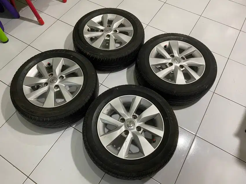 Velg R15 Ori Nissan Grand Livina 4cs