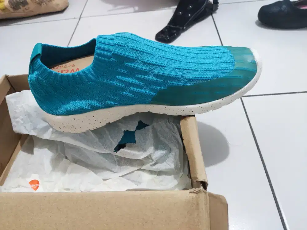 Sepatu sneakers pria Wakai Gyou teal/ off white original size 42