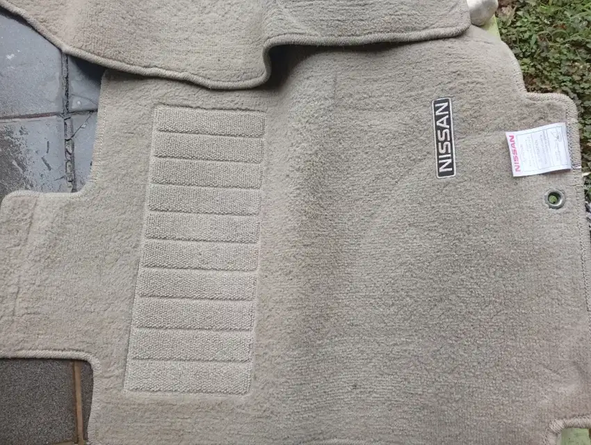Karpet mobil nissan mulus