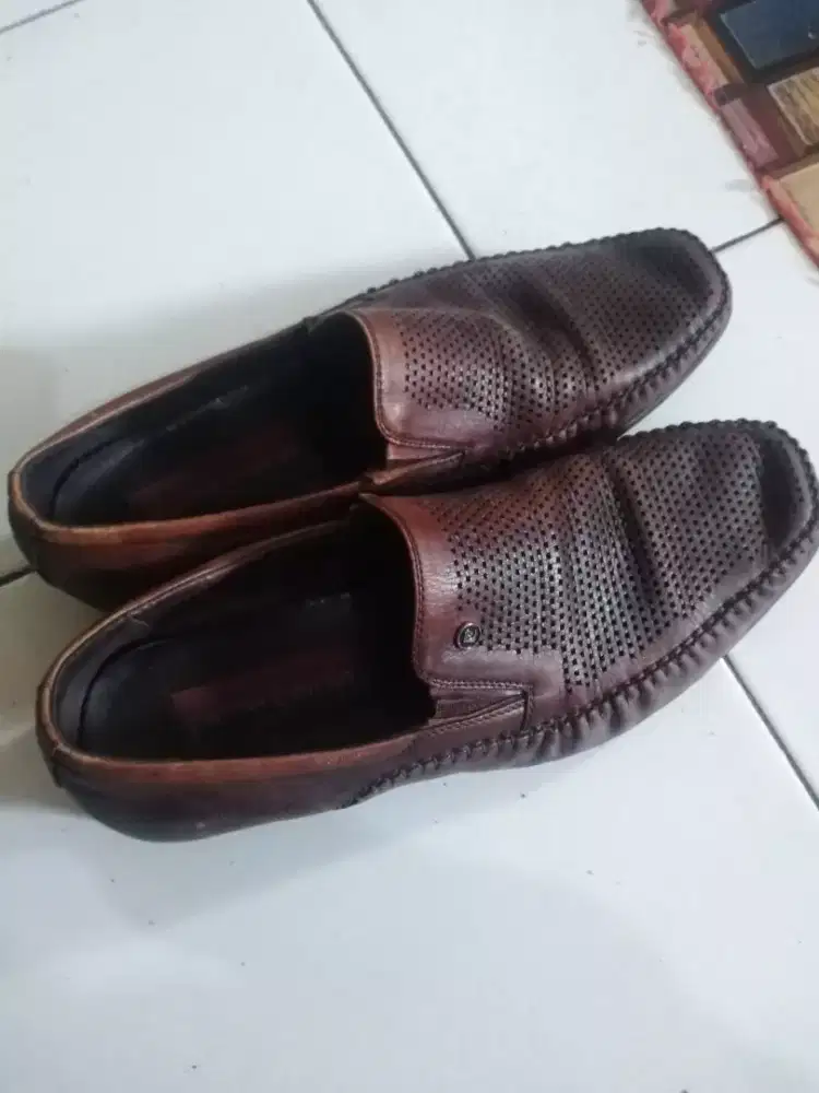Sepatu Pierre Cardin